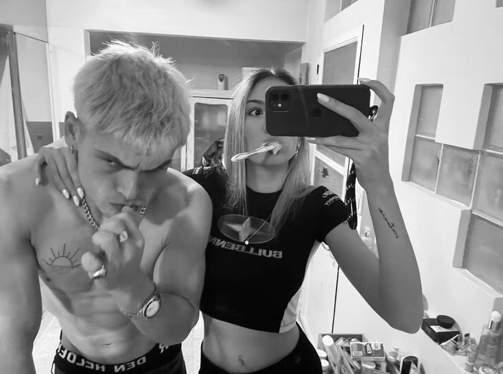 orphru's tweet image. 𓏲ꪆ  é difícil imaginar o mundo sem a companhia da tua voz