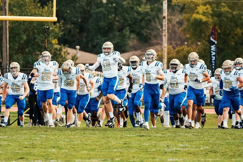 MillikanHSFB's tweet photo. Congrats to Long Beach Millikan 2026 OL DeMaje Holiday @Certifiedmaje on his offer to Tabor College @Tabor_Football #WinTheDay https://t.co/l0RY3wXcME
