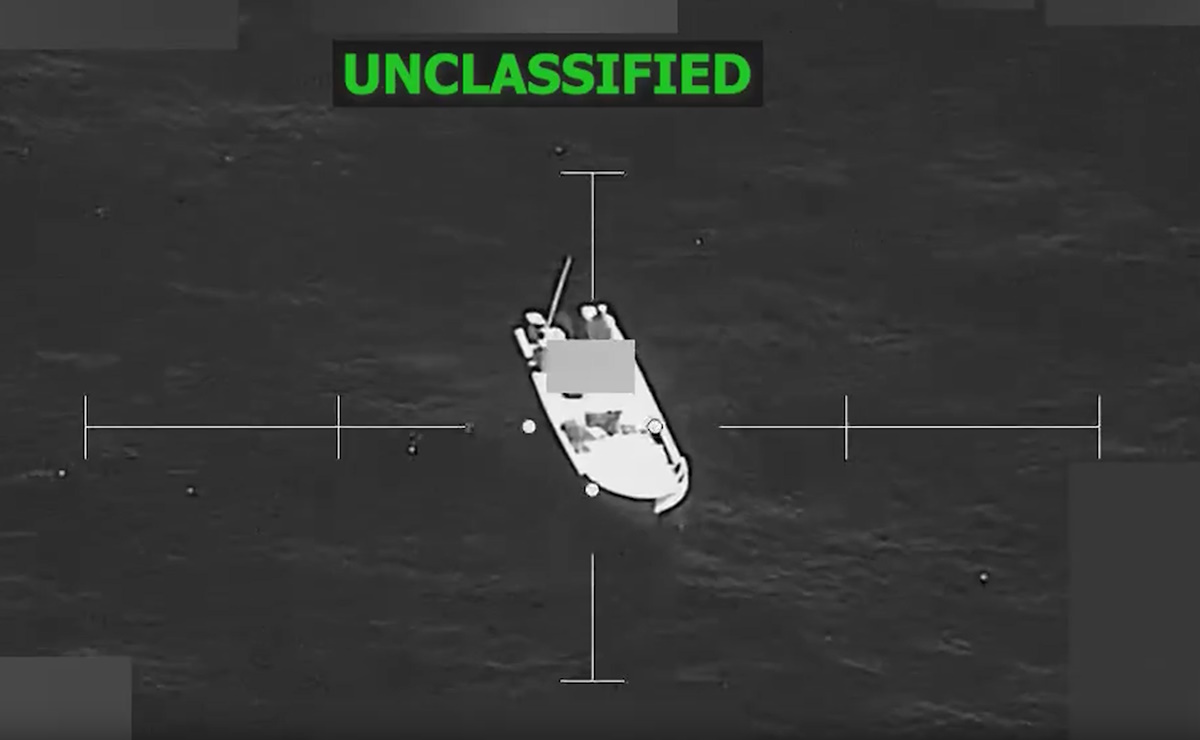 #INTERNACIONAL | 🇺🇸⚓ EE.UU. REALIZA AT4QUES CONTRA TRES EMBARCACIONES EN EL PACÍFICO 🚀🌊
La inteligencia militar confirmó que las embarcaciones se desplazaban por rutas conocidas de n4rcotráfico...

MÁS INFO:asisucedeleon.mx/ee-uu-realiza-…