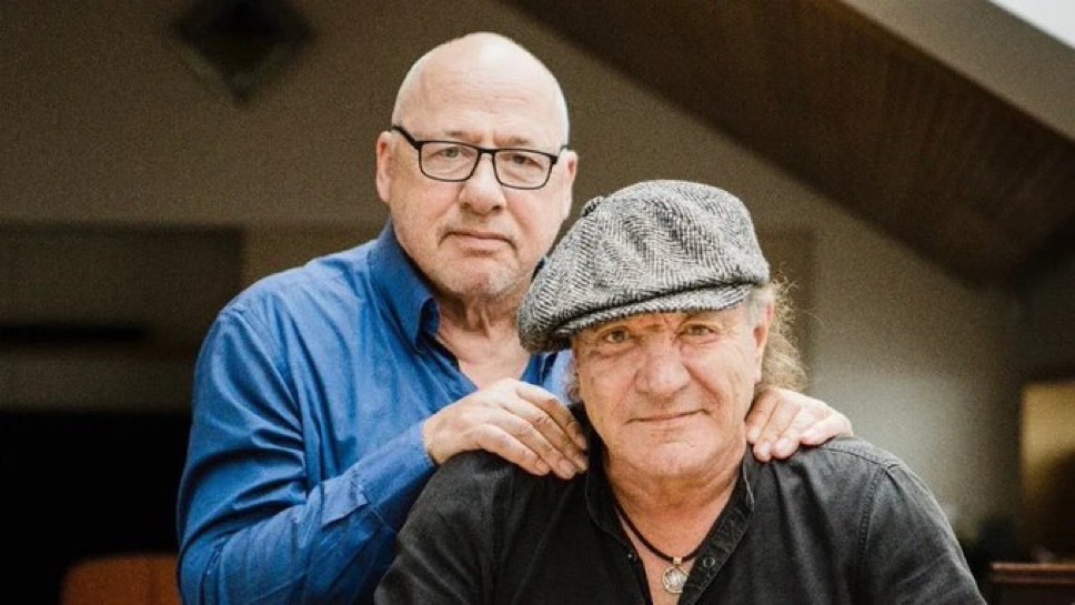 historyrock_'s tweet image. Mark Knopfler from Dire Straits and Brian Johnson from AC/DC