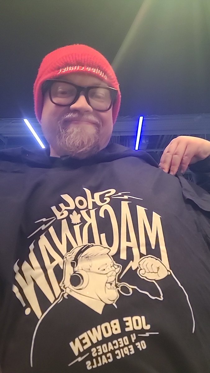 M85F's tweet image. Go Leafs go!

Got the one under The Tree!!! WOOOO! Scavenger hunt complete just after getting through security !! 😄