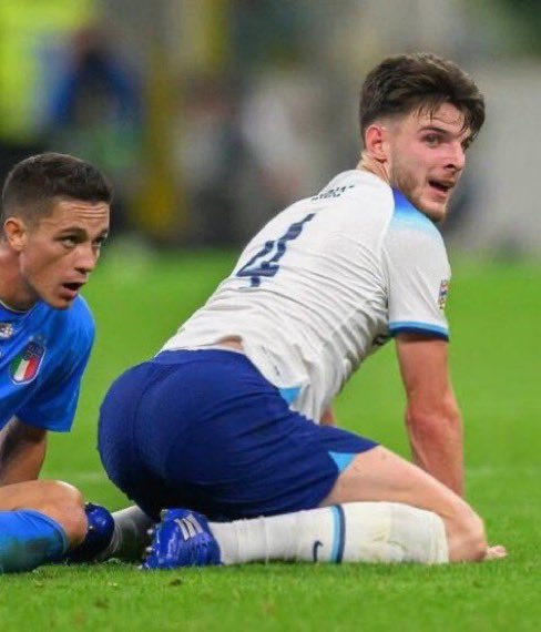 افضل لاعب فالعالم لعام 2025 هو  :