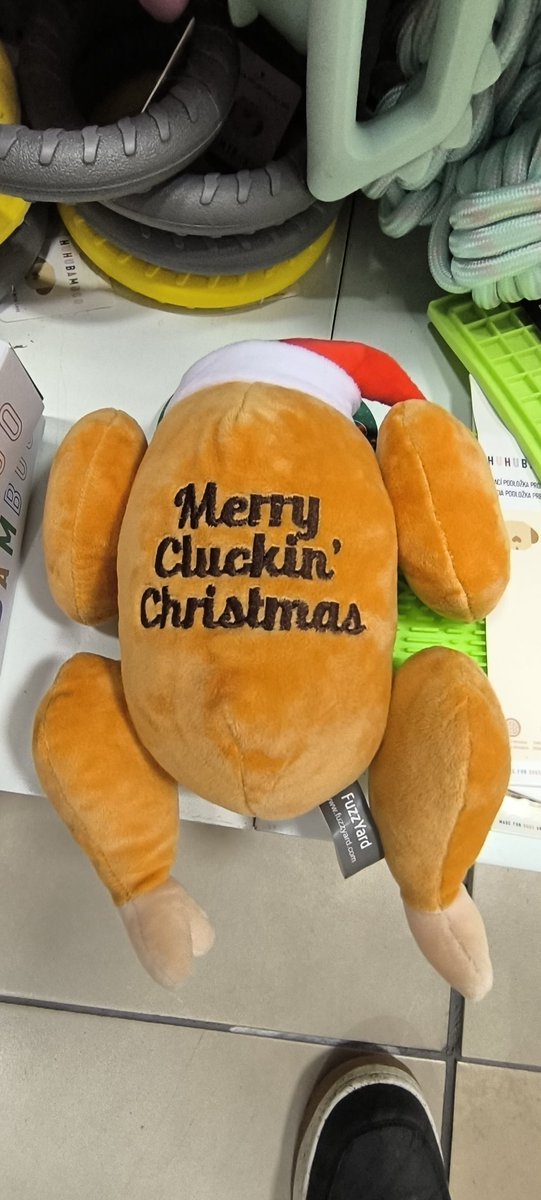 LPbigFish's tweet photo. @unicouniuni3 @unicouniuni3 Found a whole chicken for Uni https://t.co/FKXvcS7AaK