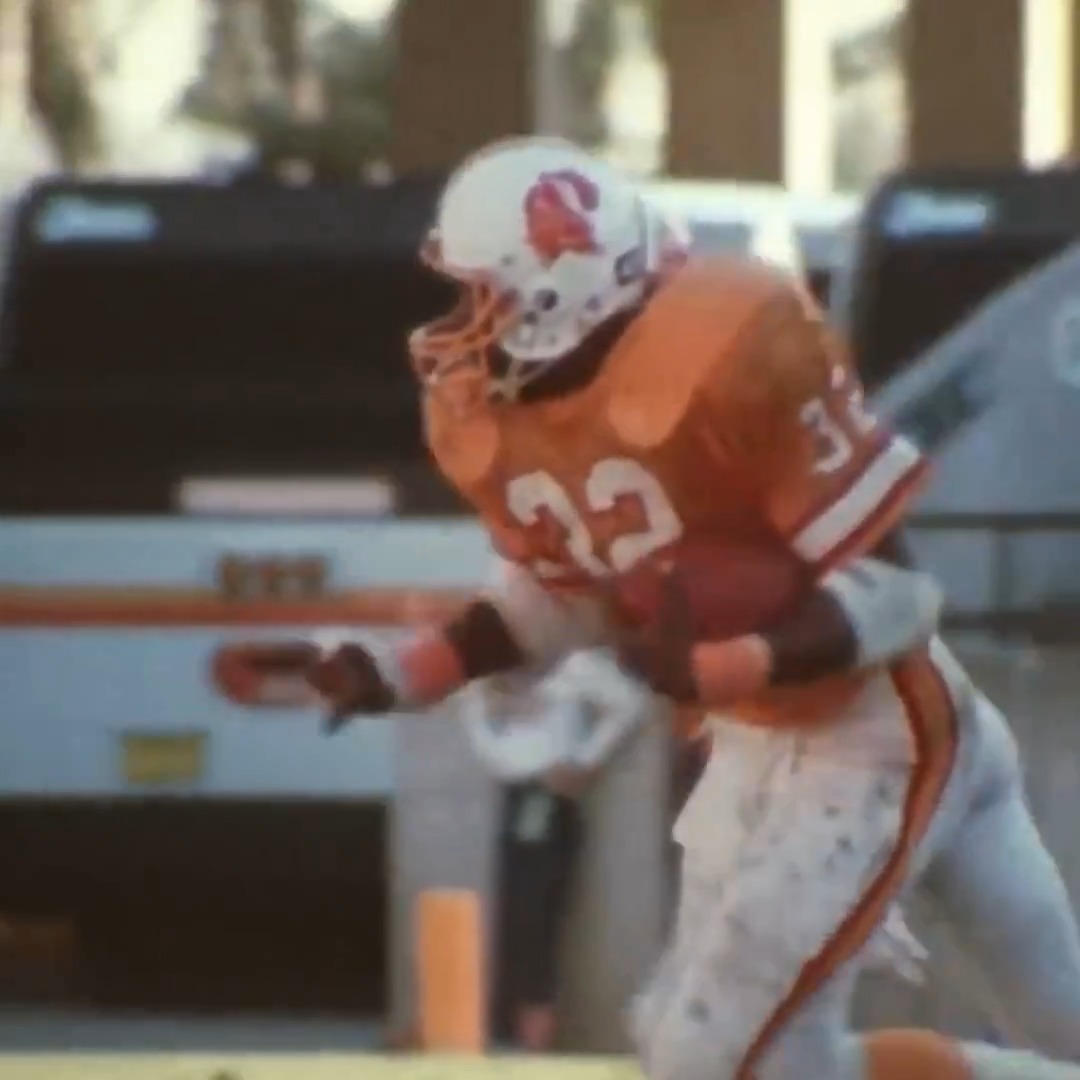 James Wilder = Mr. Offense
On this day in 1984, 3️⃣2️⃣ became the first player in @NFL history with more than 400 carries in a single season 🤯