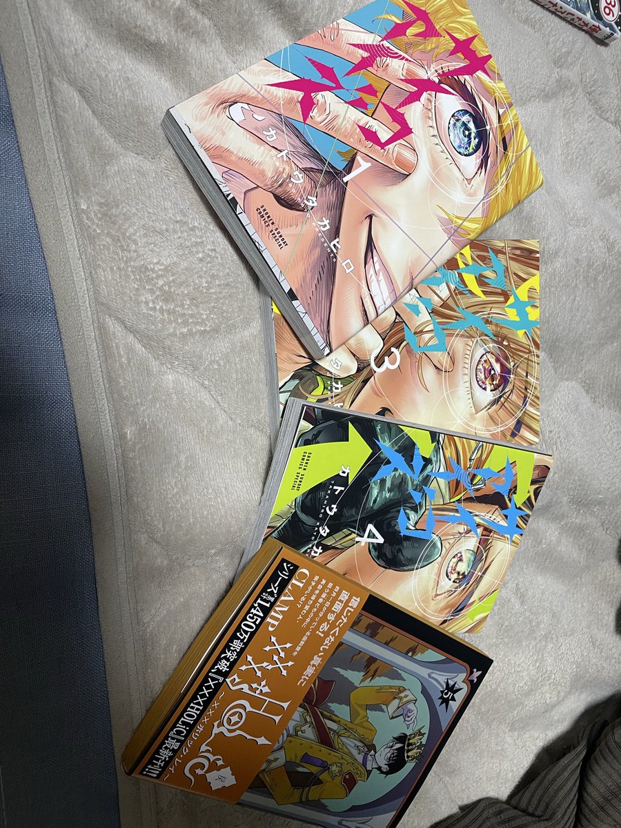 kdoalover's tweet photo. 昨日TSUTAYA行ったらxxxHOLiC新刊出てて笑ったけど、最初のページが「久しぶりだね」だったの最高に笑った(9年ぶりの新刊) https://t.co/OztSjBrmHM
