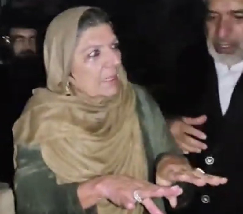 Dr_SadiaAz's tweet photo. "The water burnt our skin" Aleema Khanum!

There were kids in the peaceful protest as well. Abhi 16 december guzra hai. Koi sharam nhi hai???? 

What has the state achieved with these tactics??? Why cant Khan's family meet him! Imran khan is the founder of the leading political party of Pakistan suffering in solitary confinement. He is being mentally tortured. This is against all human rights of a prisoner. 

Khan has millions of supporters! History will remember this brutality, fearful and cowardly actions of this hybrid regime. The millions watching this will only hate and speak ill of everyone in this regime. So no fake promotions & marketing will bring the lost respect back!!!!

Shame on the entire hybrid model doing this! 

KHAN IS STILL WINNING!
