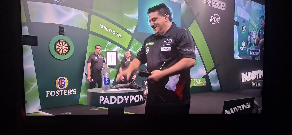 Ale sympatyczny Joe Comito załatwił sprawę! 
Będę kibicował 😀😀
#PDCDarts