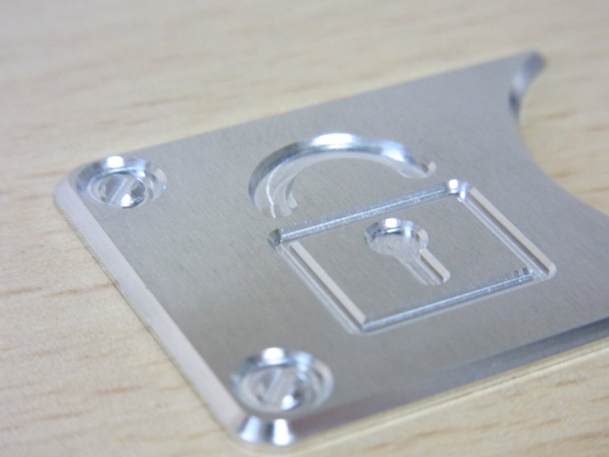 labo_jim's tweet image. JA11以外の車種の方にも！　JimLaboの ✨「KEY」パネルセット✨
ワンポイントカスタムにぴったりです。JA11の鍵穴にベストフィットするように企画しましたが、30mm径の鍵穴なら他の車にもOK！！ぜひチェックしてくださいね。

#ジムニー #JA11 #JimLabo #ジムニーカスタム  #鍵穴カバー  #DIYカスタム