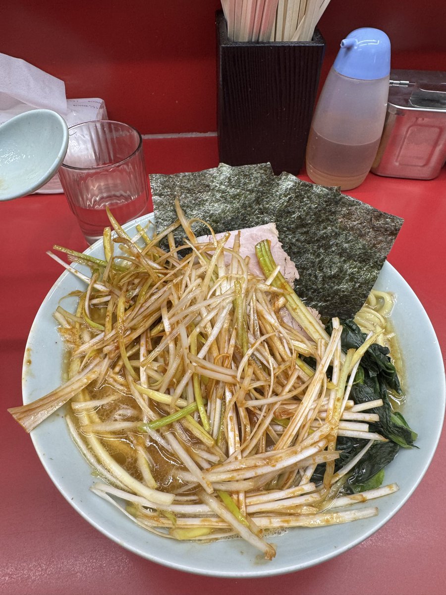 db_atom's tweet image. おはようございます、アトム接骨院です

明日第3木曜日はアトムの日です。

ささやかながらお楽しみをご用意させていただきます！

先日、最近よく行く家系ラーメンを食べました。

#アトム接骨院
 #浦和
 #ラーメン 
 #接骨院