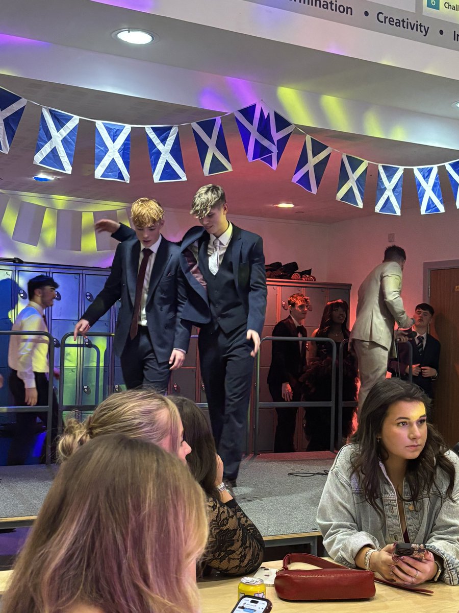 Clydeview Maths Dept. tweet media