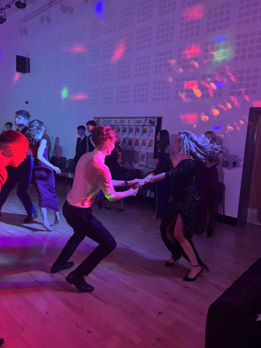 Clydeview Maths Dept. tweet media