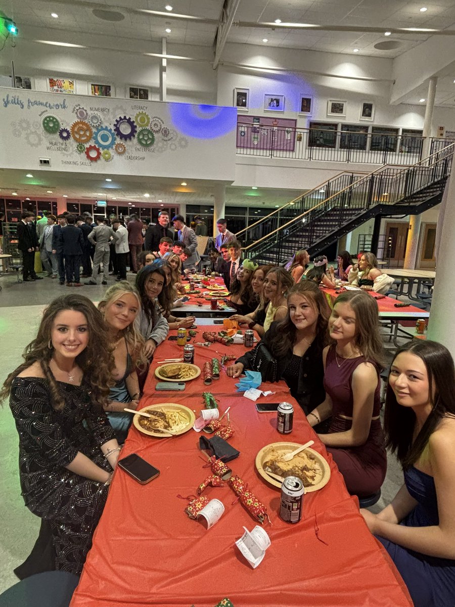 Clydeview Maths Dept. tweet media