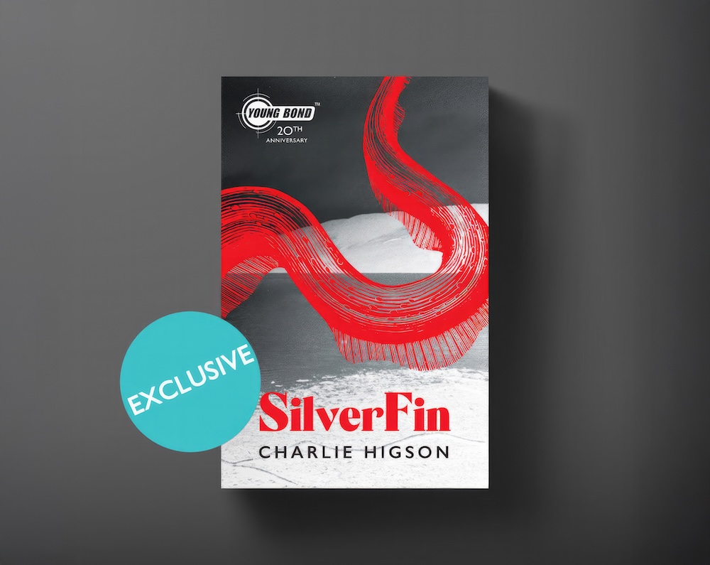 Bondesque007's tweet photo. Ter ere van 20 jaar Young Bond: een speciale gesigneerde paperback van SilverFin door Charlie Higson! Volg de jonge James Bond van Eton naar de mysterieuze Loch SilverFin. Uitgegeven door Ian Fleming Publications. #YoungBond #SilverFin #CharlieHigson #JamesBond #BookAnniversary https://t.co/UfChGvKmdg