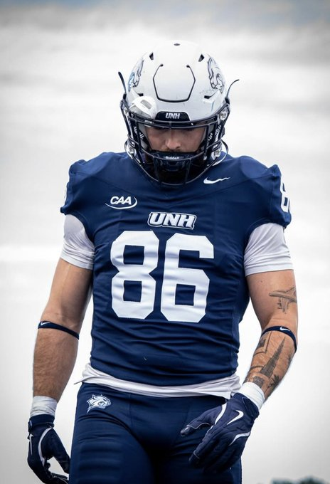 UNH TE Peyton Strickland is entering the transfer portal, his reps <a href="/DreamMakersTM/">Dream Makers</a> tell <a href="/PeteNakos/">Pete Nakos</a>. 

The 6-foot-3, 237-pound TE posted 24 catches for 226 yards and 4 TDs in 2025. 

on3.com/transfer-porta…
