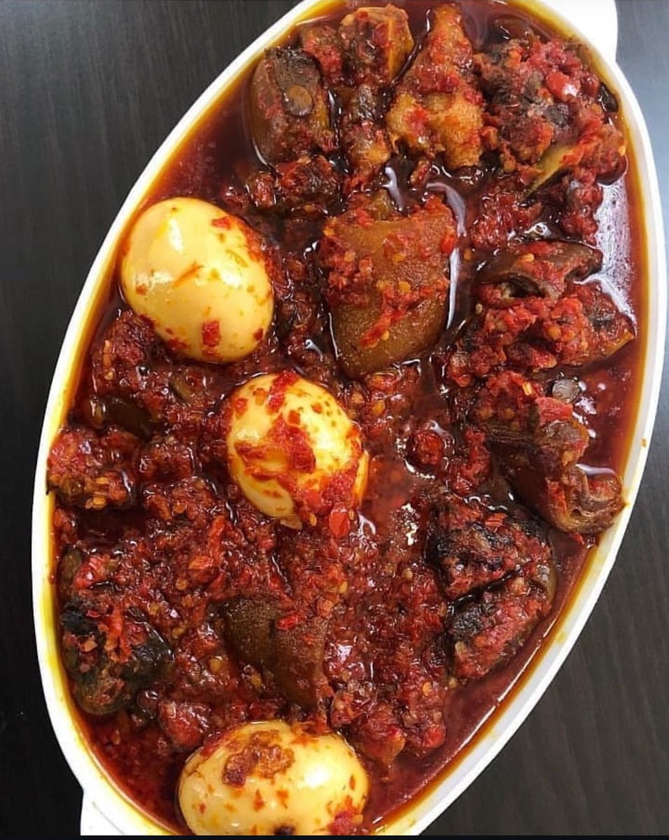 Araoluwanimi01's tweet photo. Bread or yam? https://t.co/E9fVd457DT