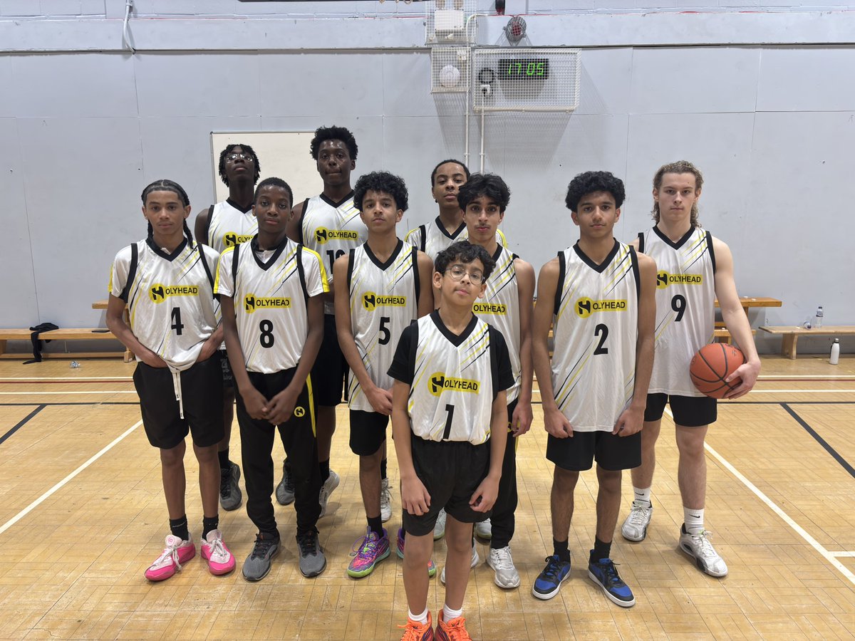 HolyheadPE's tweet image. ‼️RESULT‼️
@holyhead_school 96-19 Hamstead Hall Academy

Our U16 Boys Basketball team finish 2025 with an outstanding performance tonight

4 points off from the 💯 club 👀🏀 

3/3 wins earns us a place in the next round! 

🌟 MOTM - Oliver (25pts)🌟