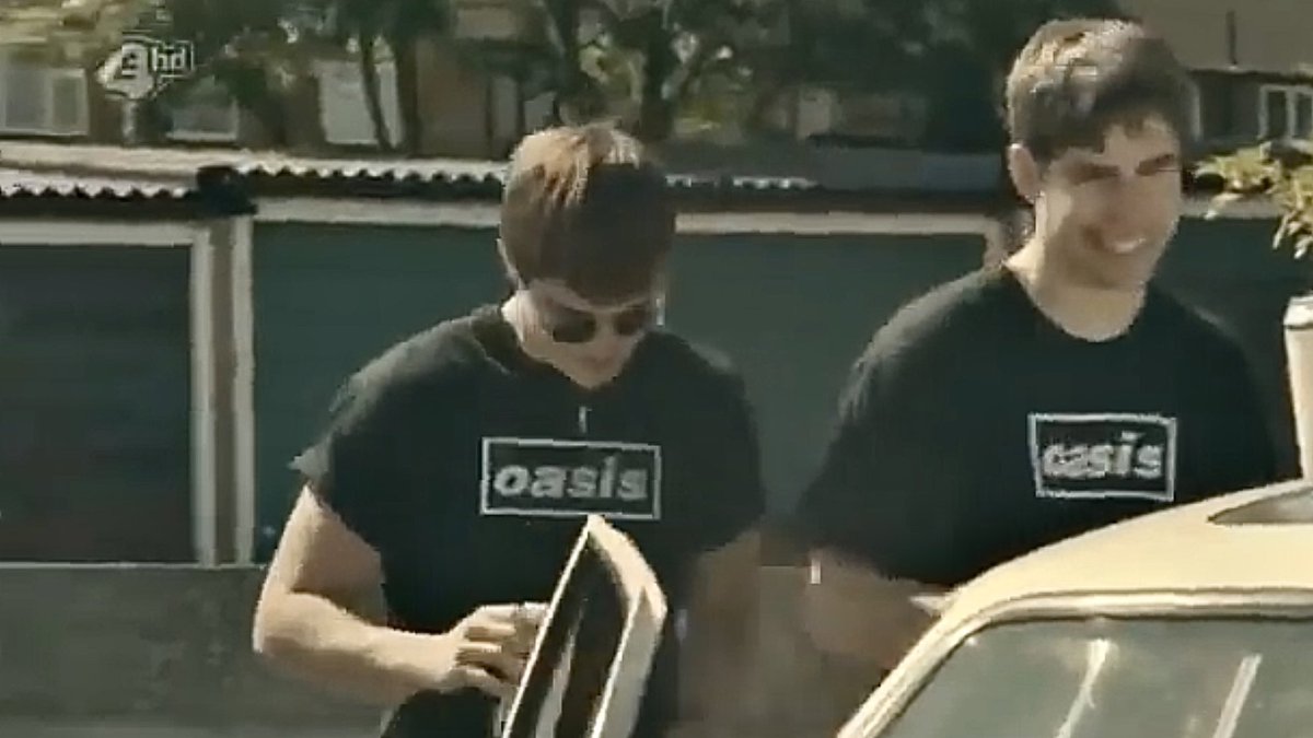 eycteann's tweet image. Ir a ver a Oasis en River el mes pasado se sintió como el capítulo de My Mad Fat Diary cuando van a ver a Oasis en Knebworth 🙏🏻