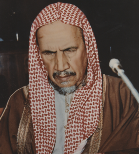 ALfalehaaa's tweet image. "بشير العبد العزيز" أحدُ موالي الملك عبد العزيز - رحمه الله - .. يروي قصةً حصلت بين الملك والشيخ ابن باز - رحمه الله - .. وملخّصُها أنّ الشيخ كان في مجلس الملك، وكان حينها شابًّا في العشرينيات من عُمره، ودار حديث في إحدى القضايا، فبيّنَ الشيخُ رأيَه في المسألة اجتهادًا منه على…