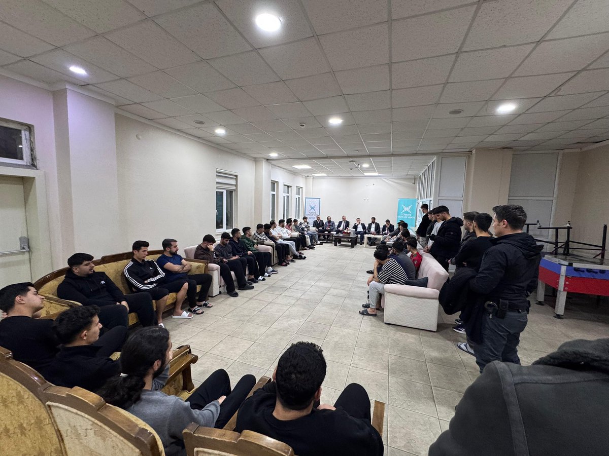 Bitlis Eren Üniversitesi Rektörü <a href="/nelmastas1/">Prof. Dr. Necmettin ELMASTAŞ</a> ve Tatvan Kaymakamı <a href="/yigitydemirer/">Yiğit Yaşar Demirer</a> GSB Bitlis İl Müdür Yardımcısı <a href="/ahmet_dalkilic/">Ahmet DALKILIÇ</a> Yurt Hizmetleri Müdürü İbrahim Korkmaz Selçuklu erkek yurdumuzu ziyaret ettiler 
Nazik ziyaretleri ve destekleri için kendilerine teşekkür ederiz.