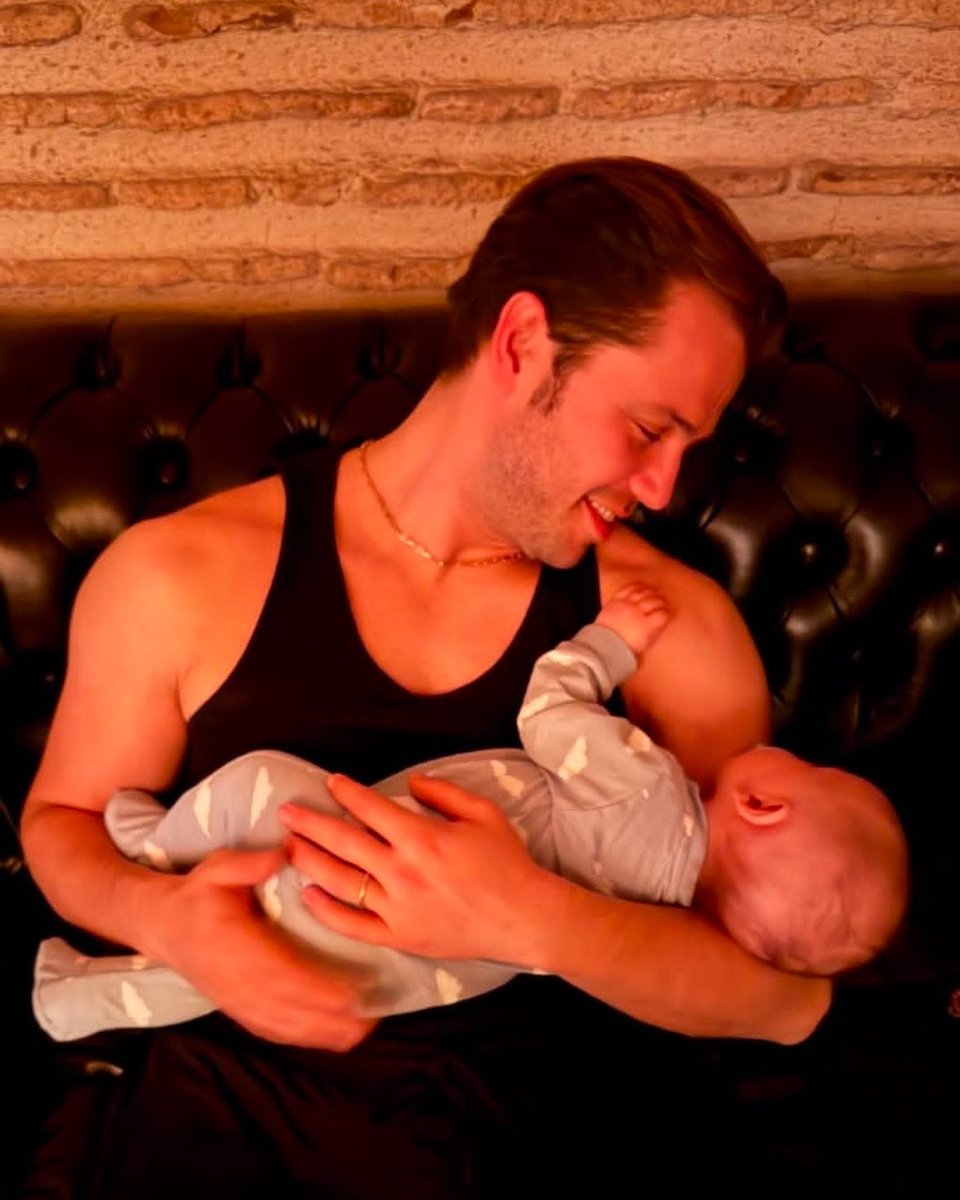 İki civciv🐣
#tolgasarıtaş