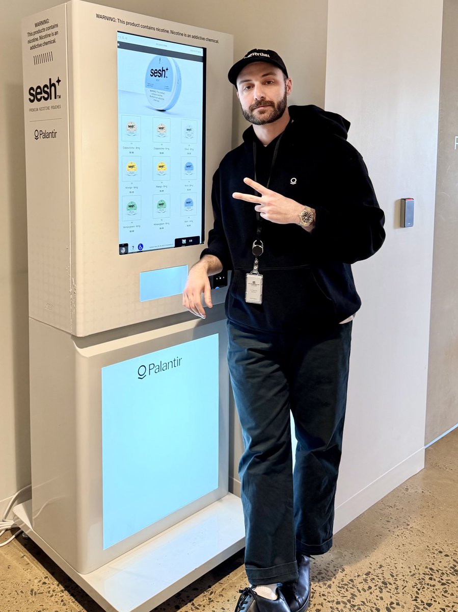 elianoayounes's tweet image. Palantir DC Office 🤝 @Seshproducts 

Made in 🇺🇸