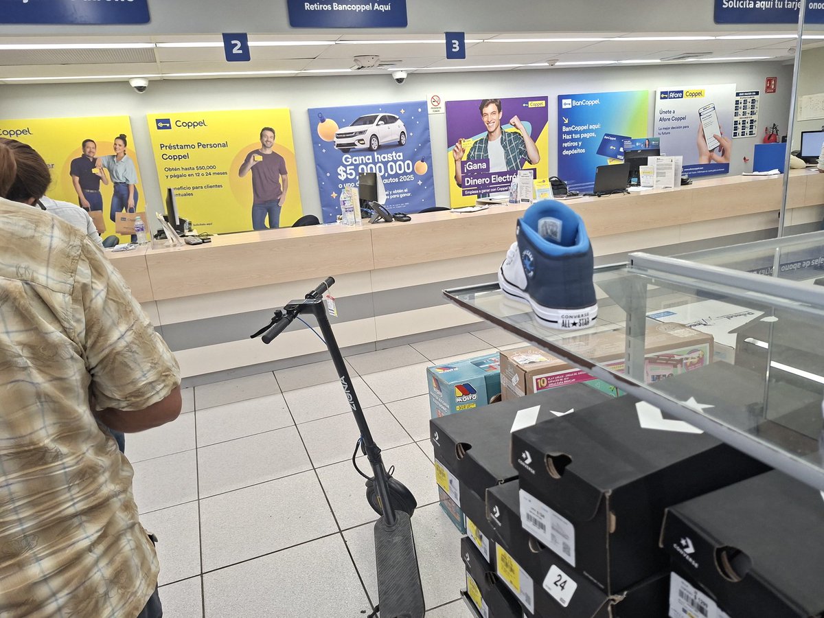papasitocoqueto's tweet photo. @Coppel 
Y asi todos los dias
#Chetumal 
Sin cajas quien cobre y una fila https://t.co/Pnvm6LO67j
