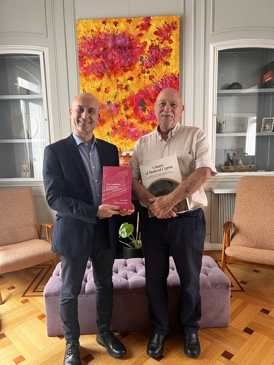 El Embajador Stelios Georgiades <a href="/SteliosGeorgia3/">Stelios Georgiades</a> mantuvo un almuerzo de conocimiento con el historiador argentino Carlos Astarita, reconocido por su contribución a la historia del medioevo. 

Cómo gesto de intercambio cultural, el Embajador le obsequió al profesor Astarita un