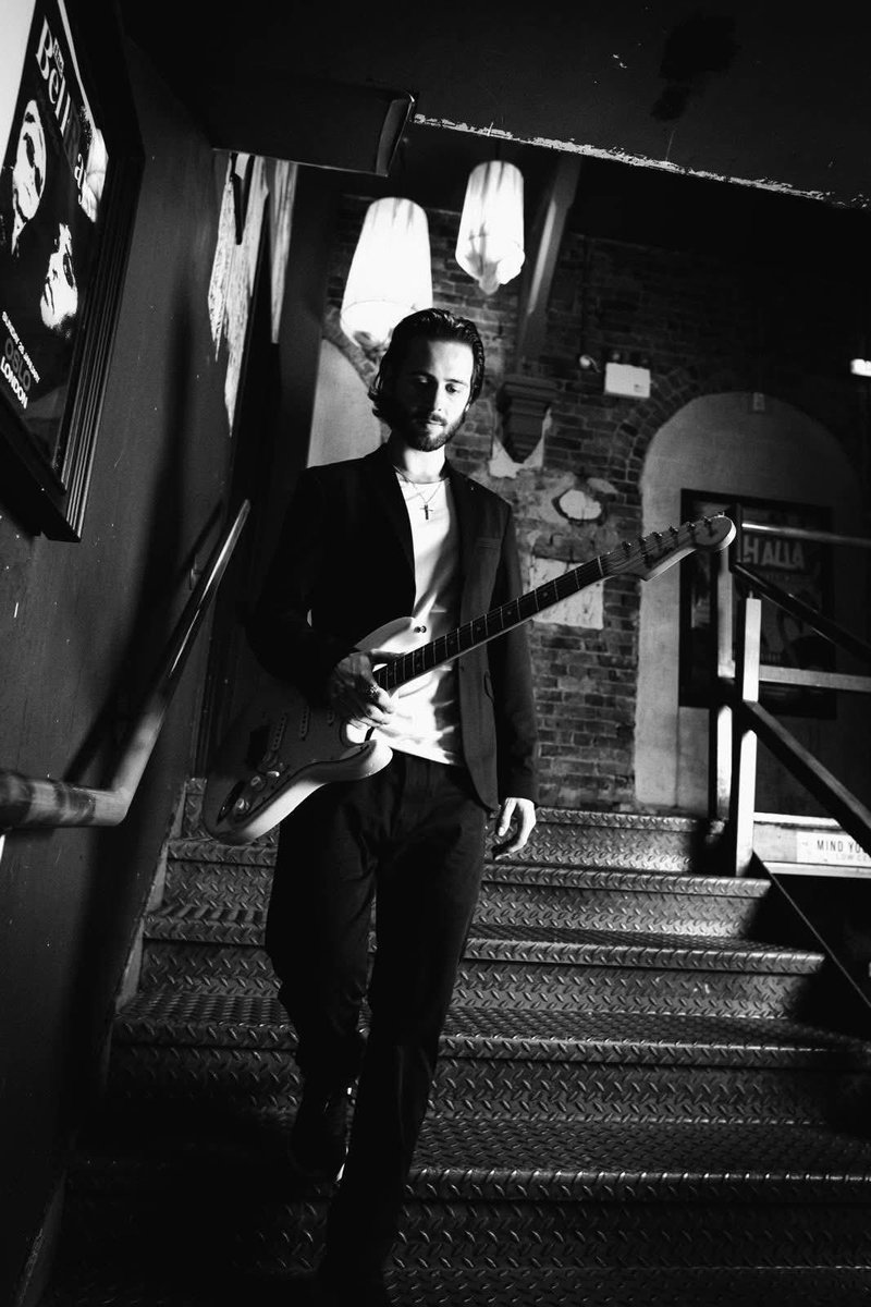Laurencemusic's tweet photo. END OF AN ERA! Thank you &amp; goodnight. My last band show of 15 years…now it’s time for me to rest, get better and start the next chapter of my life.. with my solo career.. never will I ever be controlled in this bizz again. Setting up my own label #Independent
📷 @Blackhamimages https://t.co/5yLRqGqkP9