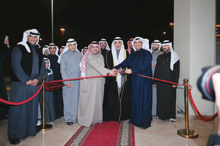 فهد اليوسف افتتح استاد نايف الدبوس بـ نادي الفحيحيل. وزير الشباب: نستهدف استضافة 45 بطولة عالمية في مختلف الألعاب 