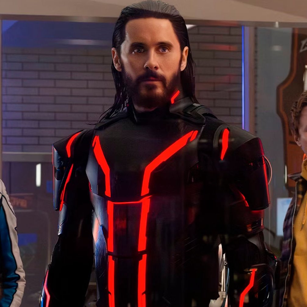 HollywoodHandle's tweet image. ‘TRON: ARES’ is on the Oscars 2026 shortlist of 3 different categories, including:

• Best Score
• Best Visual Effects
• Best Original Song (As Alive As You Need Me To Be)