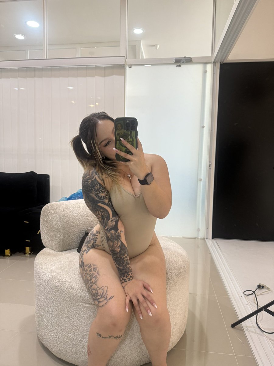 zoee_star4's tweet photo. Can you guess what my next shoot will be about? #photography #tattoos #pigtails #fyp #glam https://t.co/1erzr0M1jG