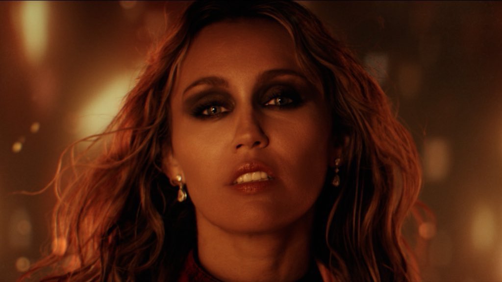 StatsOnCyrus's tweet image. “Dream as One” became the first song from Avatar franchise to receive a Golden Globes nomination and to enter at Oscars shortlist.

— The last two original songs failed to achieve this.