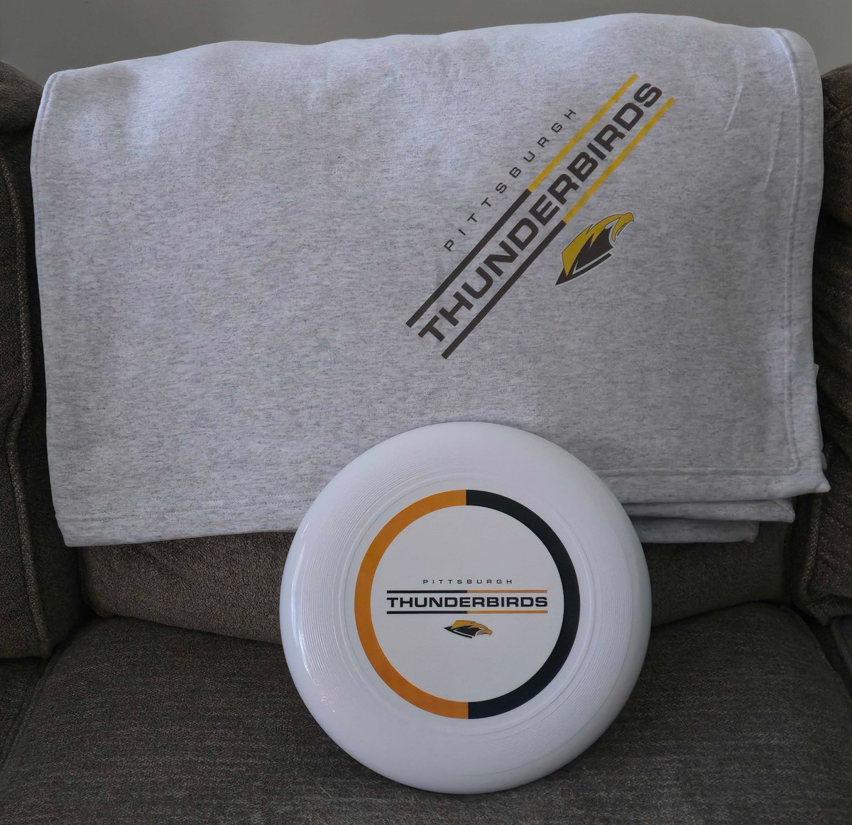 Great News! We're back at Highmark Stadium and our 2026 Season Tickets have officially launched!

While supplies last, those who go with a True, Elite, or Ultimate Pack will receive an exclusive season ticket holder Thunderbirds branded blanket!

🎟️:shop.pghthunderbirds.com/collections/ti…
