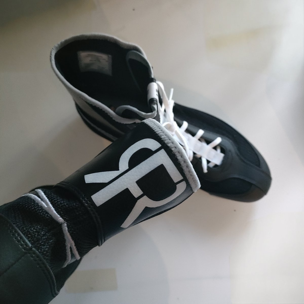 LYO CUSTOM tweet media
