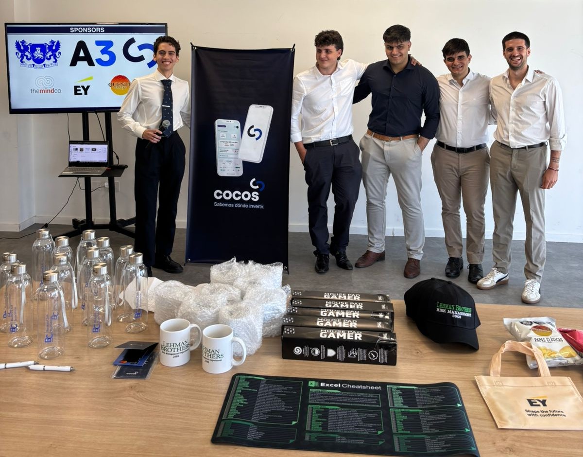 businessclubFCE's tweet photo. El tercer puesto 🥉 lo gano "Proyecto MercadoBanco"
 
Una adquision del banco patagonia por parte de Mercado Libre con el objetivo planteada por Thiago Leonel Nania, Martin Ezequiel Steccato, Ignacio Alcaro y Luciano Lombardo https://t.co/9qSfeQY6eN