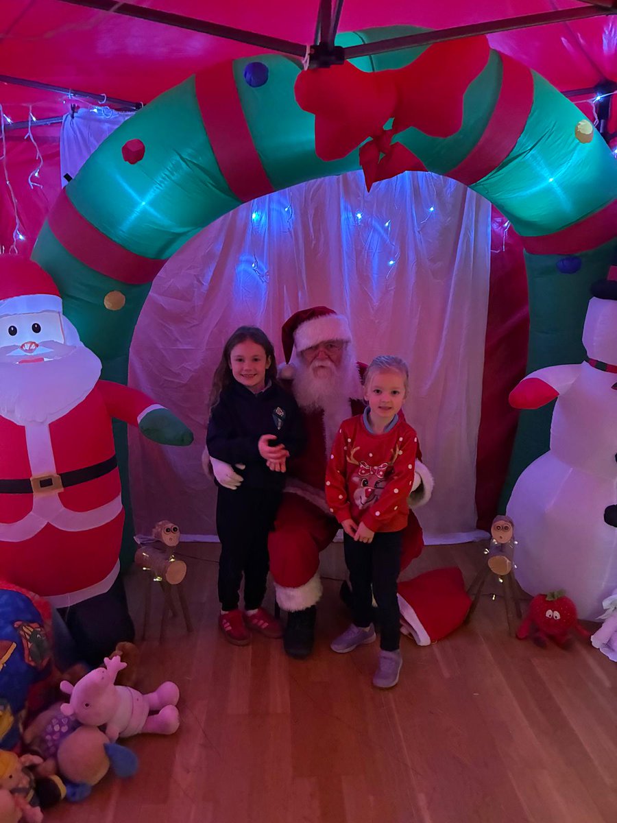 DurrowNS's tweet photo. The most wonderful time of the year... junior infants have been so good this year. https://t.co/xrpxfZuk1u