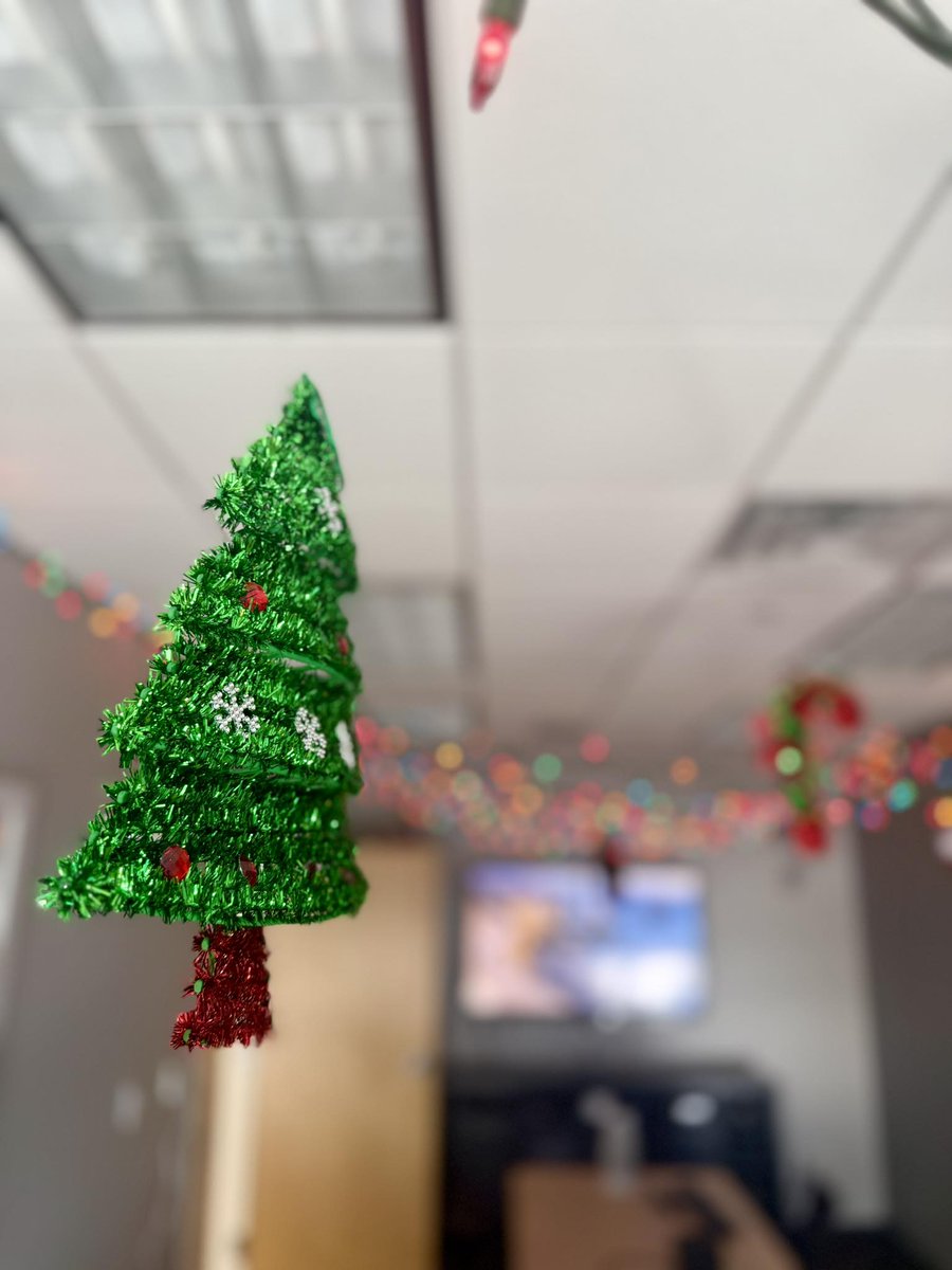 ✨Visionary wrapped up Q4 with holiday cheer! 🎄 Festive sweaters, laughs, inspiring moments, and big gratitude for this amazing team 🎅 Here’s to finishing strong and heading into the new year! #TeamVisionary #HolidayCheer