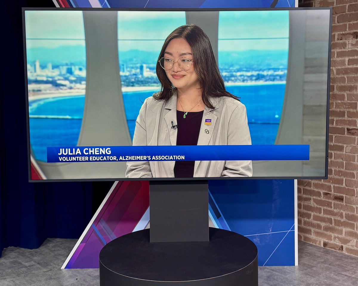 Thank you <a href="/fox5sandiego/">FOX 5 San Diego</a> for having us on to share holiday tips!
The holidays bring joy and memories—but for those living with Alzheimer’s or dementia, they can also bring stress and a sense of loss: alz.org/help-support/r…
 Thanks to <a href="/ZaraBarkertv/">Zara Barker</a>, Phil Blauer &amp; Julia Cheng!