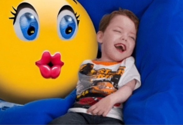 Our Chilli Bean remouldable posture cushion doesn’t just give perfect support to your #specialneeds child.
It gives them a big blue hug of sensory comfort and posture stabilisation.
It has an innate ability to KISS
(Keep its supportive shape)
Want to know more?