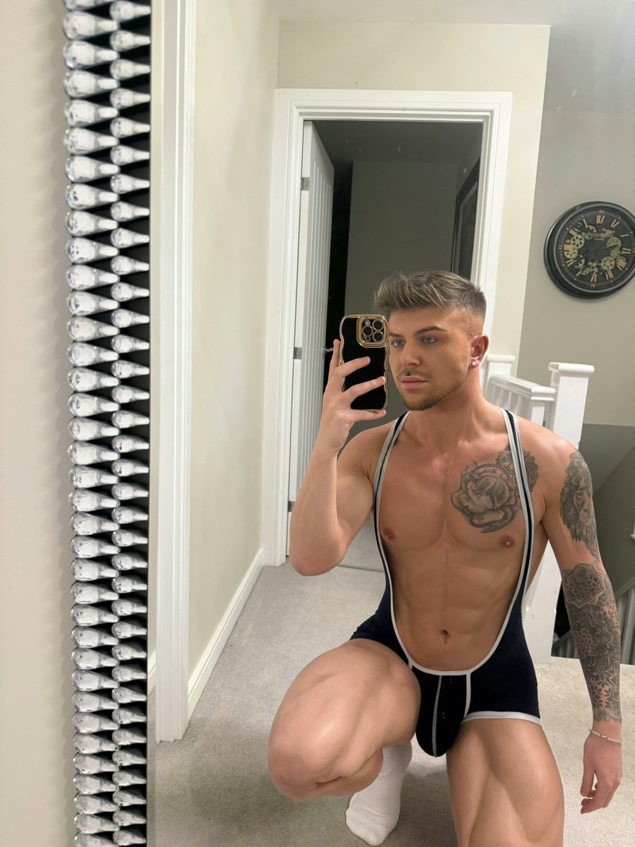 Jake_J12's tweet image. Who wants to wrestle me?😉