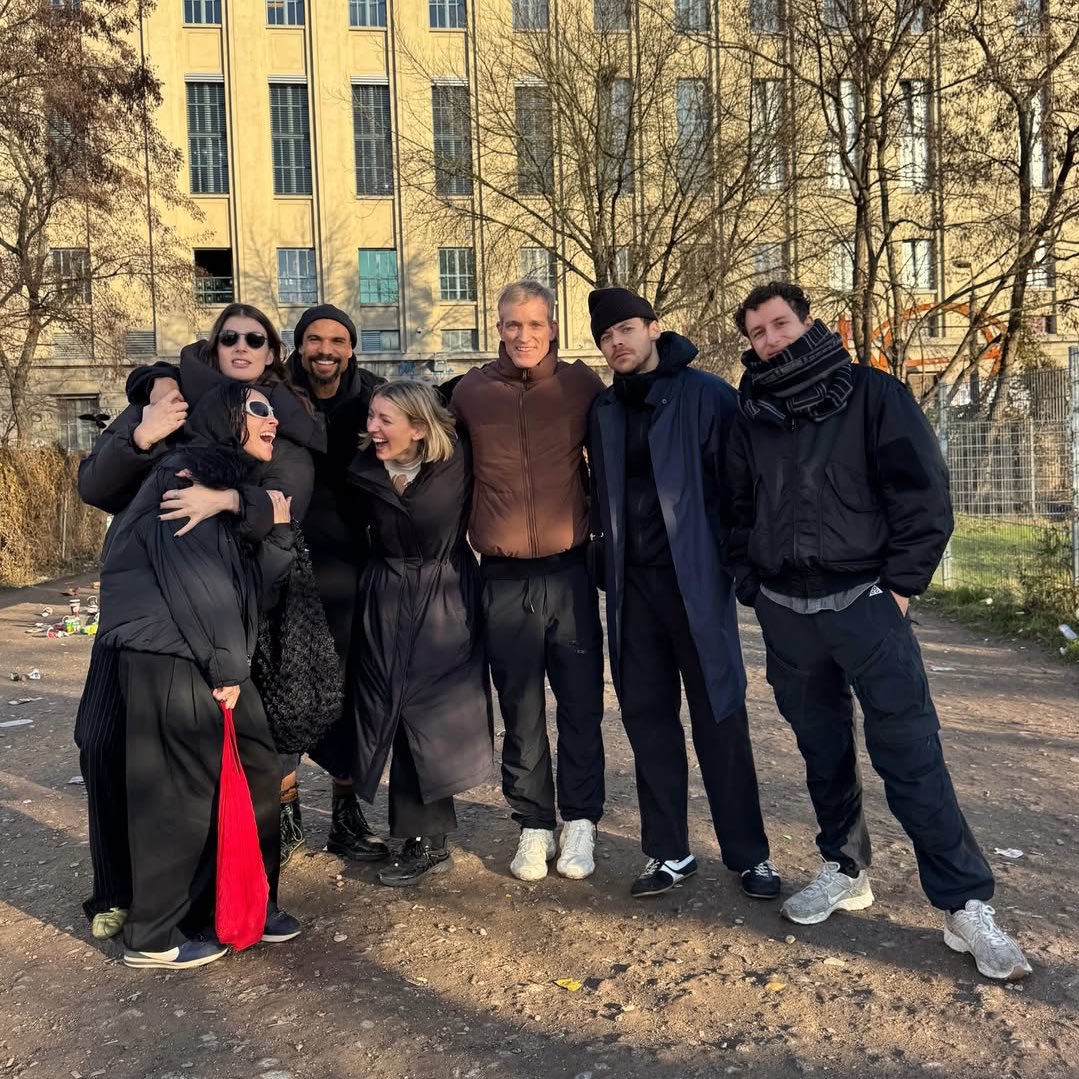 concertleaks's tweet image. Harry Styles, Zoë Kravitz, and friends outside of Berghain recently!