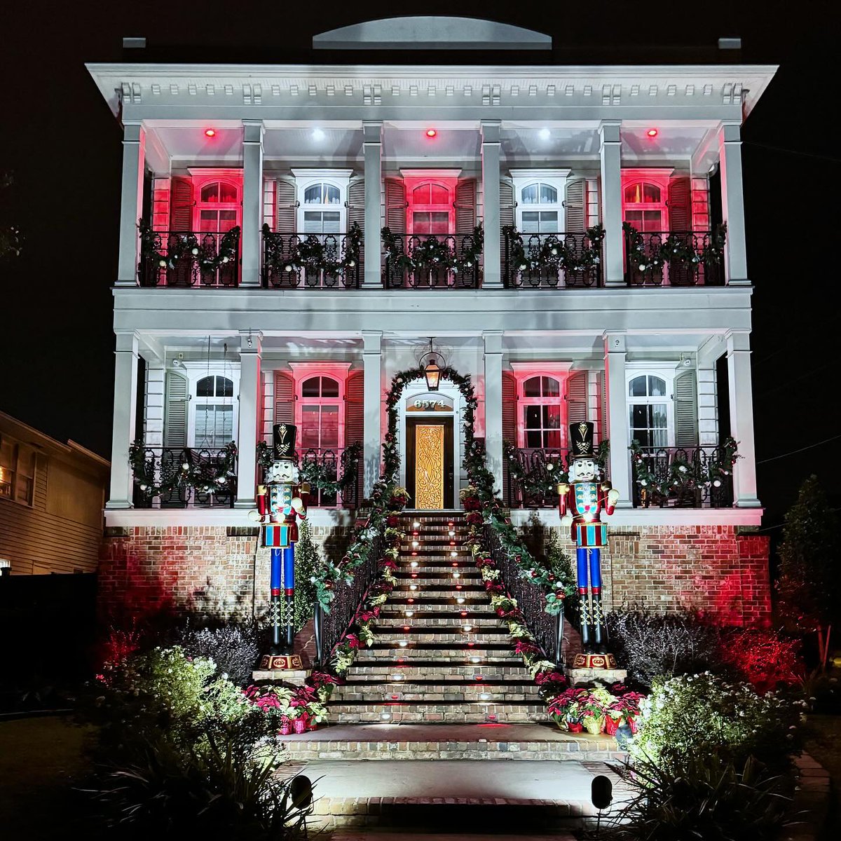 VisitNewOrleans's tweet photo. All dressed up for the holidays, NOLA style—y’all come see 🎁

@thenoladiaries @mdlab @nolamaven @krakenhousenola https://t.co/o3WjIx7uom