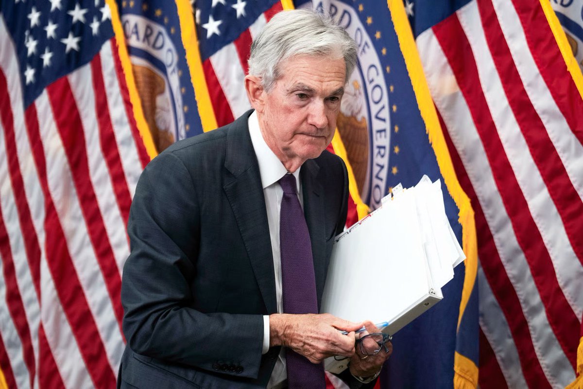 CryptoNobler's tweet image. 🚨 BREAKING

FED PRESIDENT TO MAKE AN URGENT STATEMENT AT 6:00 PM TODAY.

SOURCES REPORT HE'LL ADDRESS THE ECONOMIC DECLINE AND JANUARY RATE CUTS.

EXPECT EXTREME MARKET VOLATILITY.