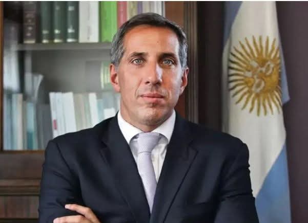 YfranEly's tweet image. El Fiscal Diego Luciani se ofreció a participar de la causa Insaurralde- Jésica Cirio por pedido de Mola. Si llegan a condenar al ex intendente de Lomas de Zamora por su intervención, merece un lugar en la Corte Suprema sin ninguna duda.