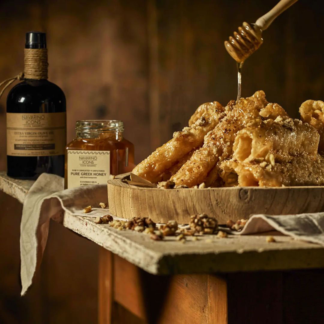 eleniannacom's tweet image. 🌿🍯 Elevate your culinary experience with Navarino Icons' extra virgin olive oil and pure honey. 🥇 Made from handpicked olives 🫒 and locally sourced honey 🐝, these products are the epitome of quality. #NavarinoIcons #PremiumTaste #Nature'sGoodness 🌿🍯 @navarinoicons