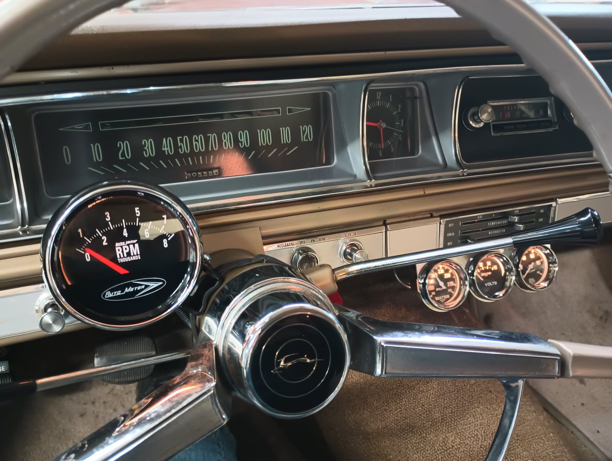 Nothing beats a vintage dash paired with the clarity of AutoMeter. Modern reliability with classic style✨

 #classiccar #chevyimpala #impalass #americanmuscle