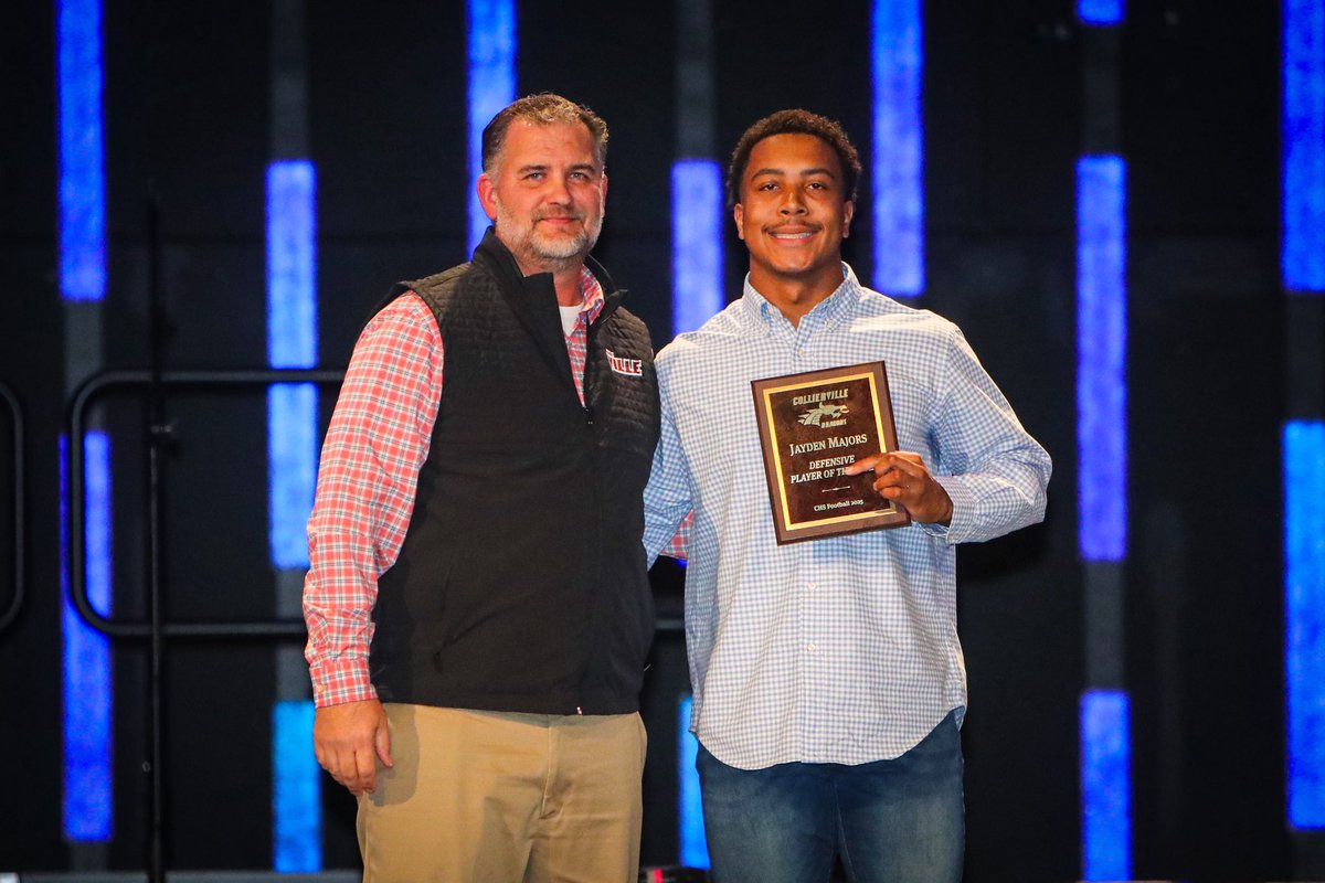 CHSDragonFB's tweet image. This years Co-Defensive Players of the Year Award goes to Josh Gale and Jayden Majors‼️

📸Roger Cotton Photography