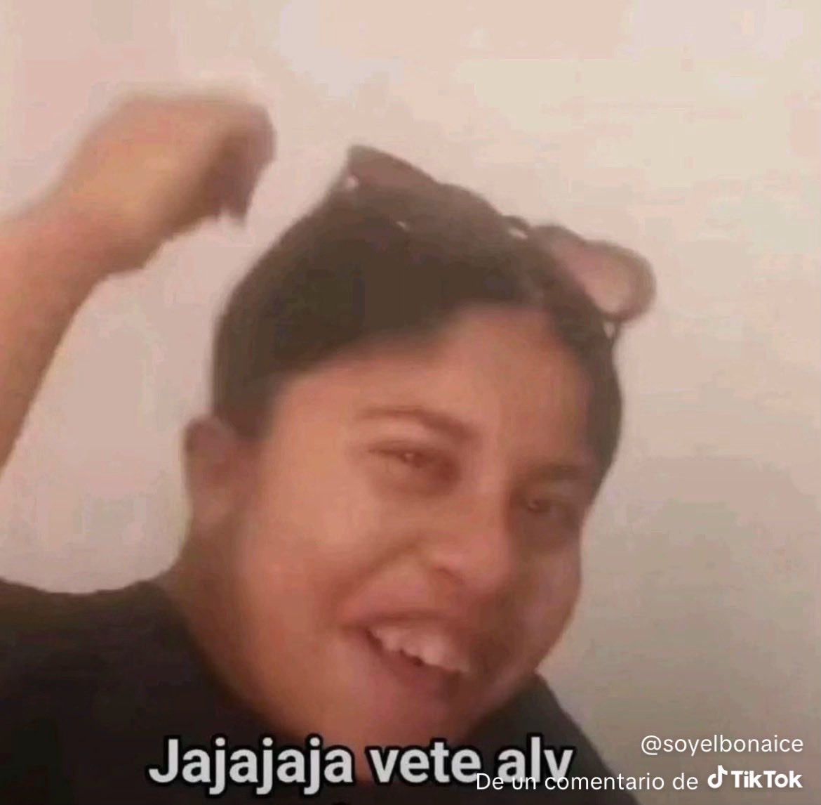 MaggPin's tweet image. Ni nos tragamos y quieren que traigamos suéteres iguales