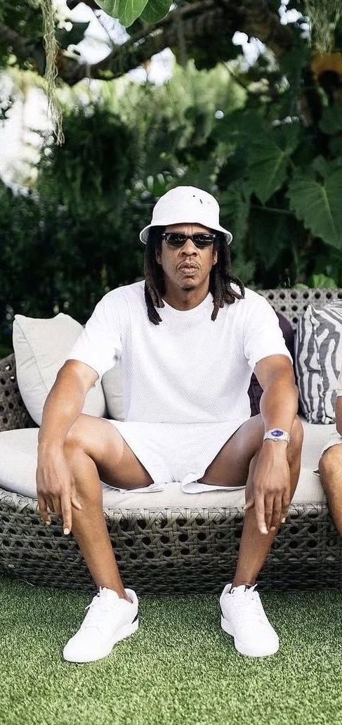 RealKhalilU's tweet image. You wake up as JAY Z for 24 hours, what’s the first thing you do? 👀