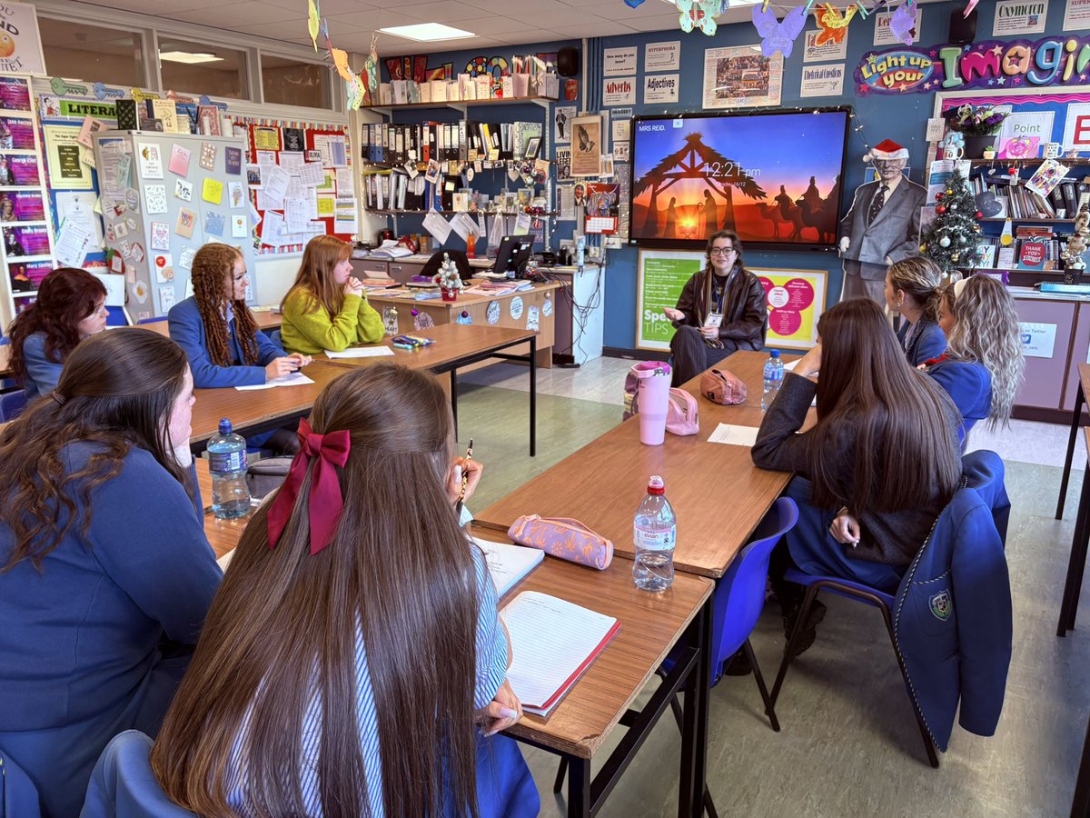 English_SMG's tweet photo. Today we were delighted to welcome back past pupil, Catherine McNamee, who shared her top tips for exam success with our A2 English Literature pupils. Catherine is currently studying English at Oxford. 🌟 https://t.co/uyWpdy1Zy2